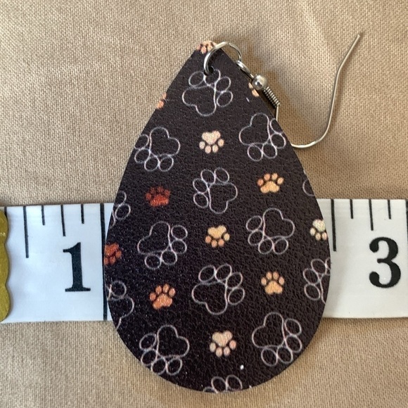 3 Pairs of “Dog Mom” Earrings - NWT - Picture 12 of 15